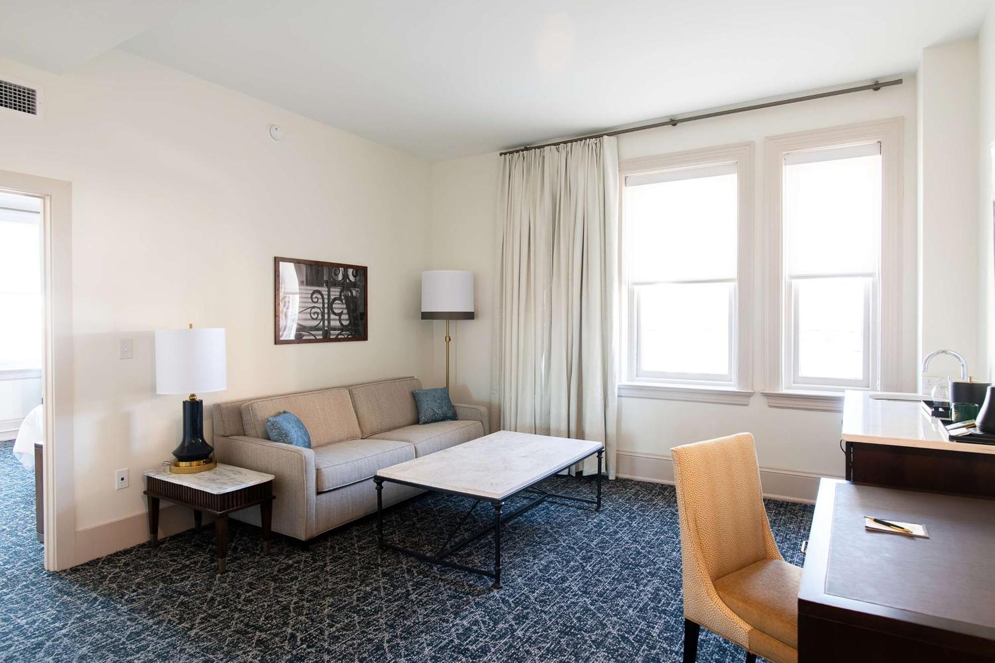 Hotel Petersburg, Tapestry Collection By Hilton 外观 照片