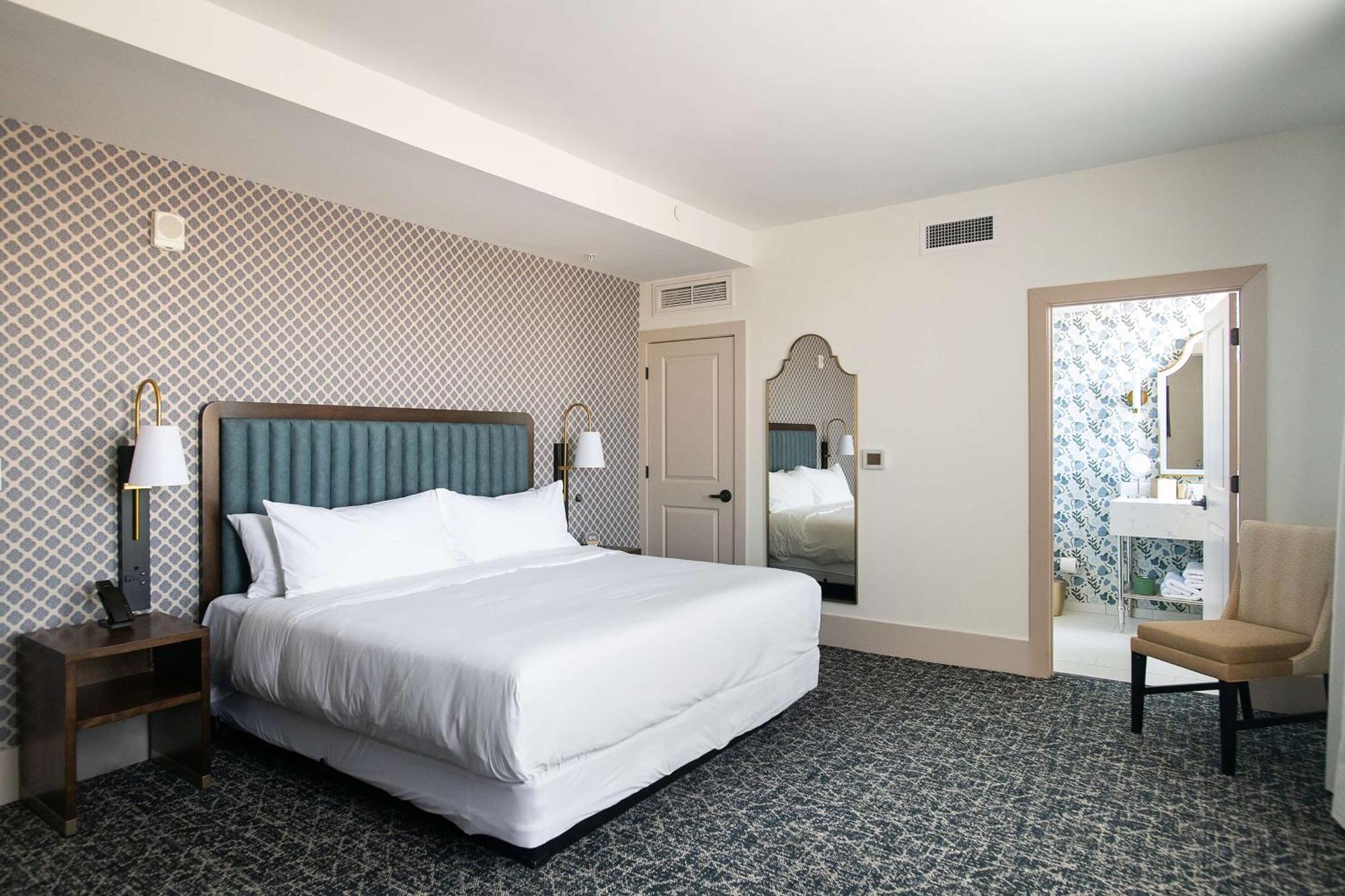Hotel Petersburg, Tapestry Collection By Hilton 外观 照片